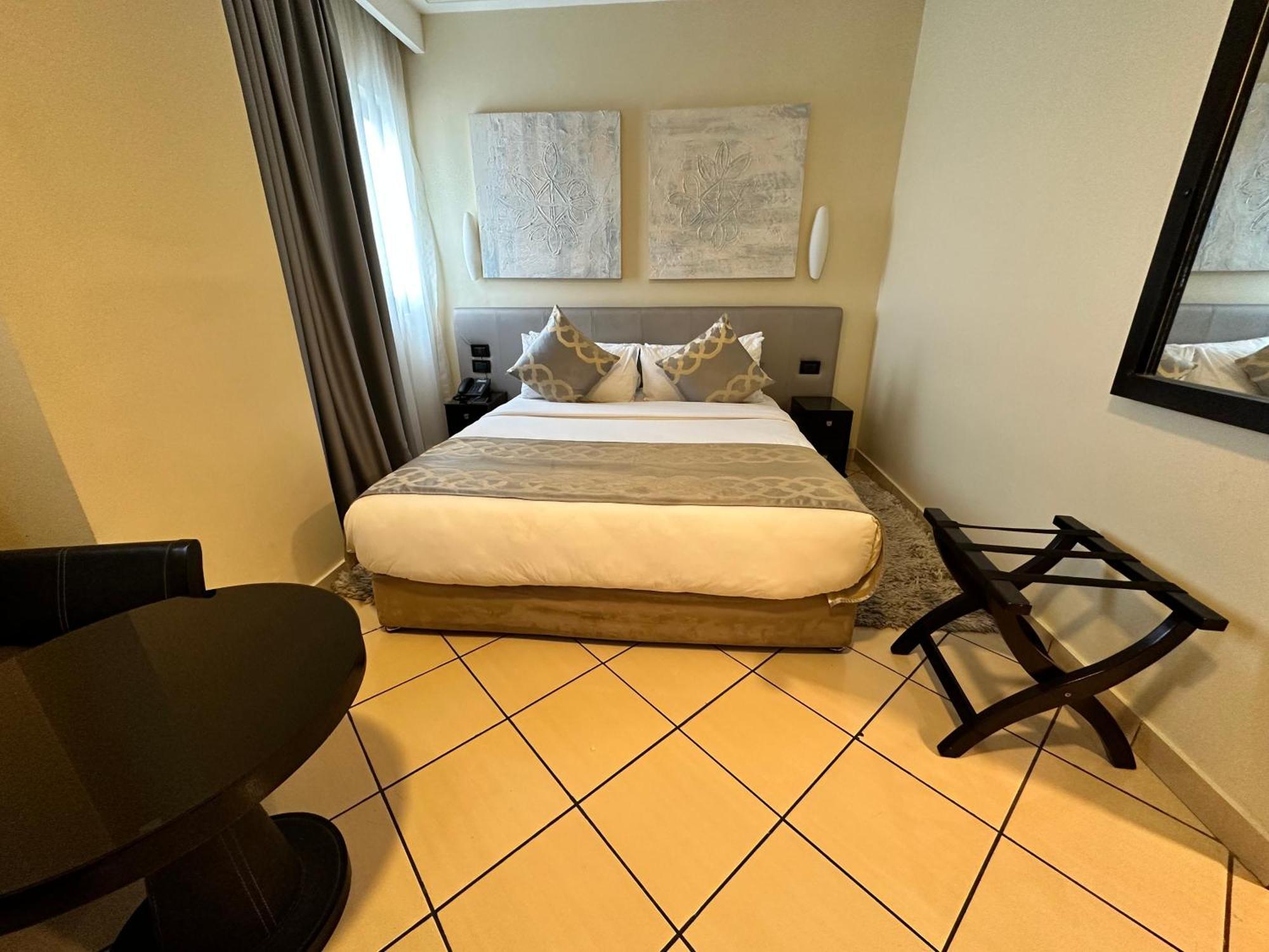 Oak Plaza Hotels East Airport Accra Eksteriør billede