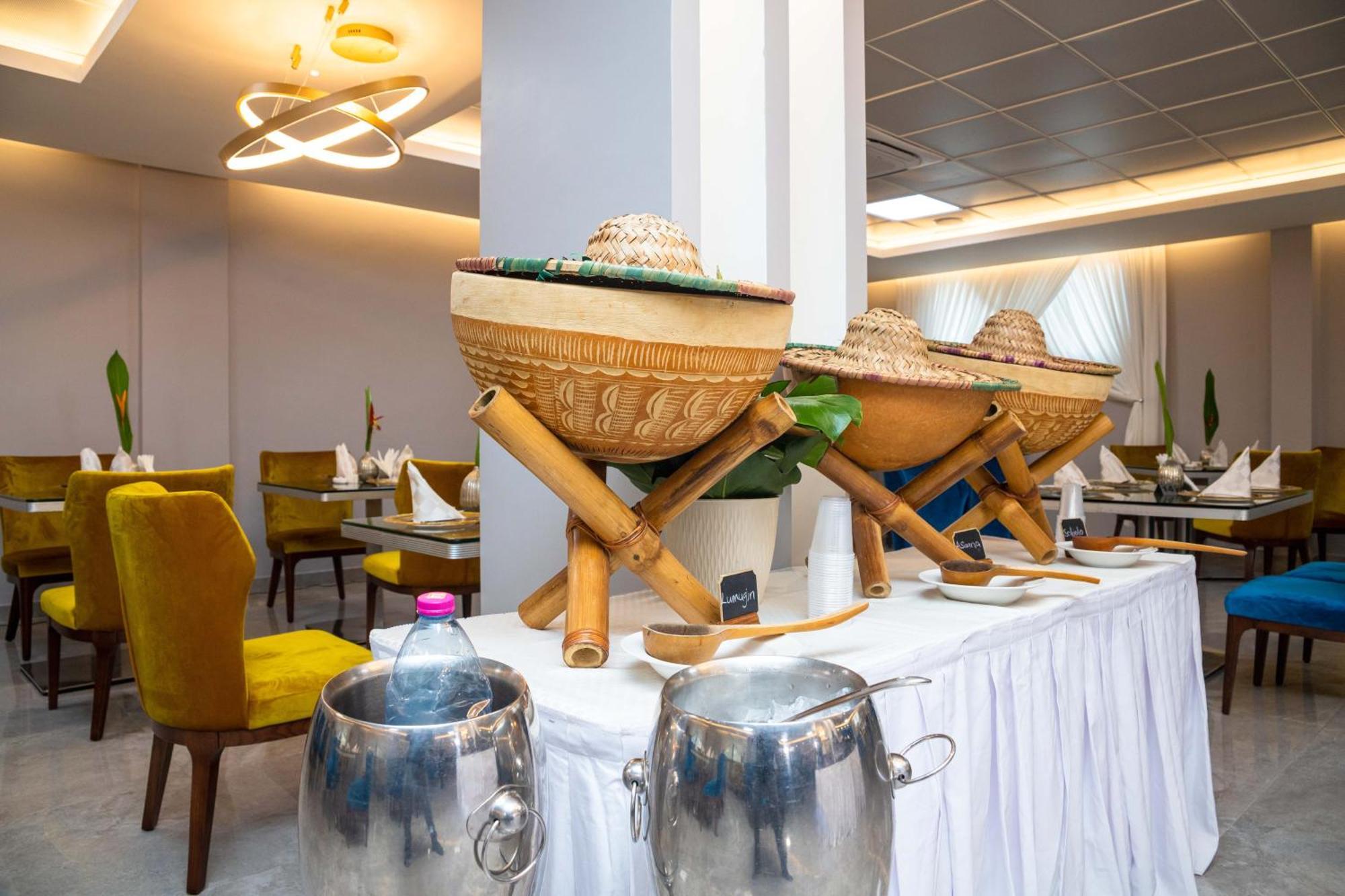 Oak Plaza Hotels East Airport Accra Eksteriør billede